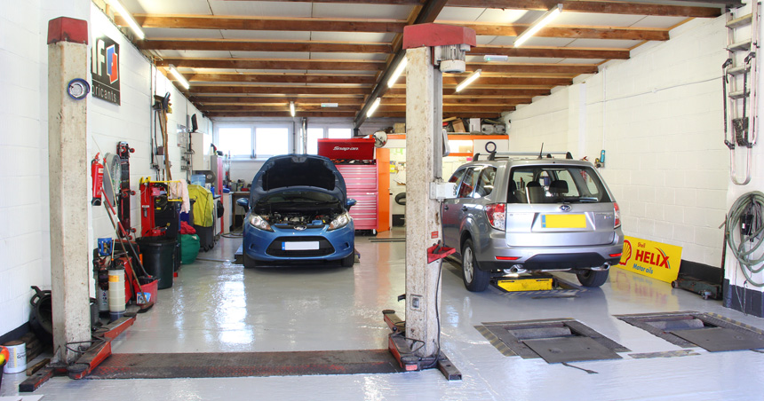 Inside Autotek Vehicle repair and MOT Garage Reading
